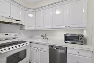 19 Hastings B, West Palm Beach, FL 33417 - Photo 11