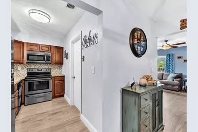 7615 NW 68th Avenue, Tamarac, FL 33321 - Photo 11