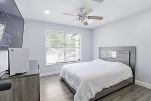 695 Dixie Ln, West Palm Beach, FL 33415 - Photo 17