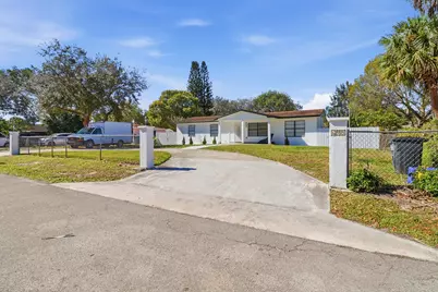 695 Dixie Lane, West Palm Beach, FL 33415 - Photo 3