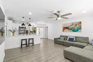 695 Dixie Ln, West Palm Beach, FL 33415 - Photo 11