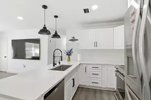 695 Dixie Ln, West Palm Beach, FL 33415 - Photo 21