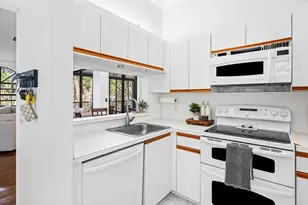 5406 Venetia Ct, Boynton Beach, FL 33437 - Photo 9