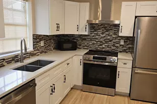 1212 Lakes End Dr, Fort Pierce, FL 34982 - Photo 7