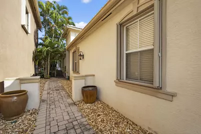 171 Isle Verde Way, Palm Beach Gardens, FL 33418 - Photo 5