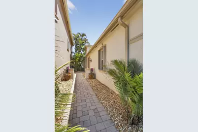 171 Isle Verde Way, Palm Beach Gardens, FL 33418 - Photo 13