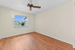 8515 Lakepoint Ct, Lake Worth, FL 33467 - Photo 17