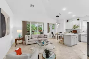 2320 Sapphire Cir, West Palm Beach, FL 33411 - Photo 15