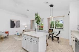 2320 Sapphire Cir, West Palm Beach, FL 33411 - Photo 23
