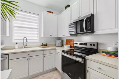 2320 Sapphire Circle, West Palm Beach, FL 33411 - Photo 21