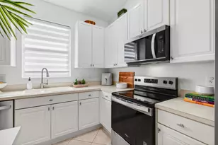 2320 Sapphire Cir, West Palm Beach, FL 33411 - Photo 21