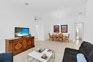 2320 Sapphire Cir, West Palm Beach, FL 33411 - Photo 9