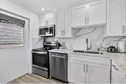 5700 NW 2nd Avenue #Apt 711, Boca Raton, FL 33487 - Photo 3