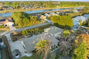 916 SW Abingdon Ave, Port Saint Lucie, FL 34953 - Photo 11