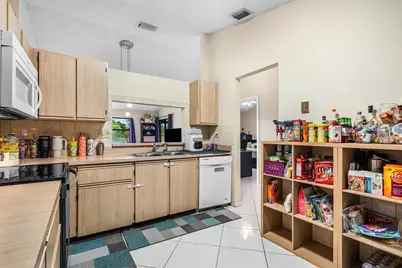 7614 NW 99th Terrace, Tamarac, FL 33321 - Photo 9