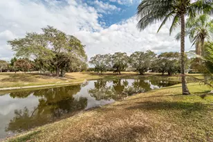 136 Elysium Dr, West Palm Beach, FL 33411 - Photo 23