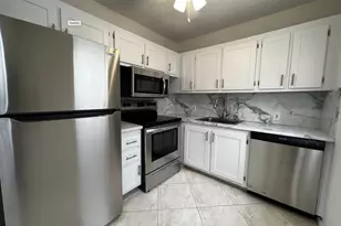 122 Brighton Dr, Boca Raton, FL 33434 - Photo 3