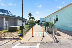 10725 S Ocean Dr, Jensen Beach, FL 34957 - Photo 23