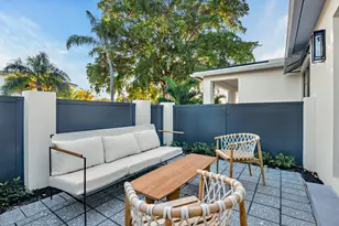 263 Alhambra Pl, West Palm Beach, FL 33405 - Photo 23