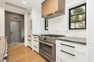 263 Alhambra Pl, West Palm Beach, FL 33405 - Photo 13