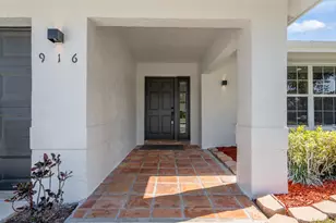 916 Meadow Ave, Wellington, FL 33414 - Photo 7