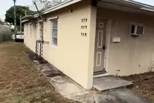 801 39th Ct, West Palm Beach, FL 33407 - Photo 3