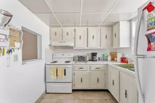750 Lori Dr, Palm Springs, FL 33461 - Photo 9