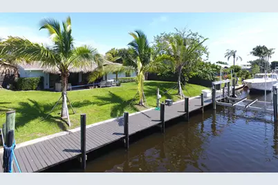 8336 SE Palm Street, Hobe Sound, FL 33455 - Photo 1