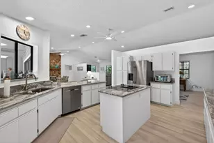 8166 N 155th Pl, Palm Beach Gardens, FL 33418 - Photo 5