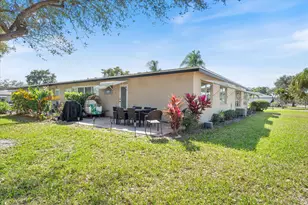 1022 Circle Dr, Delray Beach, FL 33445 - Photo 23