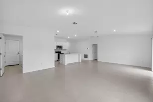 748 Carlyle Wy, Fort Pierce, FL 34947 - Photo 11