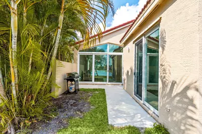 9790 Scribner Lane, Wellington, FL 33414 - Photo 17