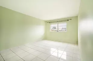 2200 E Hallandale Beach Blvd, Hallandale Beach, FL 33009 - Photo 21