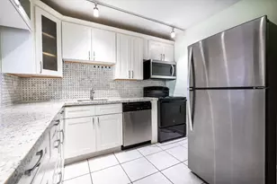 2200 E Hallandale Beach Blvd, Hallandale Beach, FL 33009 - Photo 13