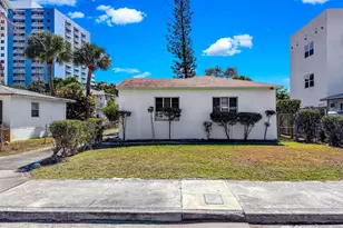 318 N Lakeside Ct, West Palm Beach, FL 33407 - Photo 7