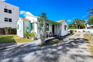 318 N Lakeside Ct, West Palm Beach, FL 33407 - Photo 5