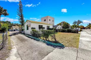 318 N Lakeside Ct, West Palm Beach, FL 33407 - Photo 7