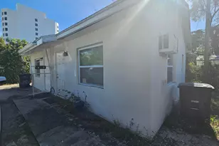 318 N Lakeside Ct, West Palm Beach, FL 33407 - Photo 27