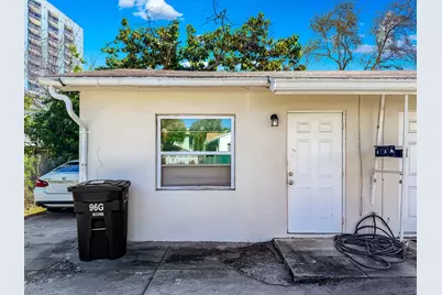 318 N Lakeside Court, West Palm Beach, FL 33407 - Photo 17