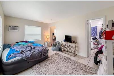 318 N Lakeside Court, West Palm Beach, FL 33407 - Photo 11