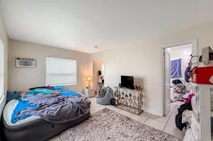 318 N Lakeside Ct, West Palm Beach, FL 33407 - Photo 11