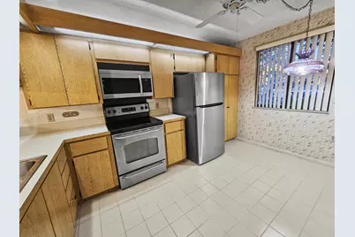 2811 Village Boulevard #101, West Palm Beach, FL 33409 - Photo 5