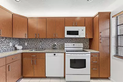 9283 Vista Del Lago, Boca Raton, FL 33428 - Photo 5