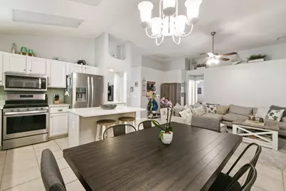 409 Woodview Circle, Palm Beach Gardens, FL 33418 - Photo 15