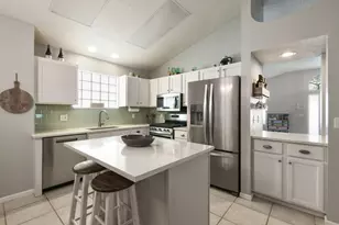 409 Woodview Cir, Palm Beach Gardens, FL 33418 - Photo 9