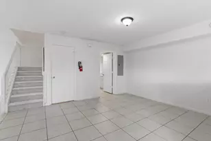 2221 White Pine Cir, Greenacres, FL 33415 - Photo 9