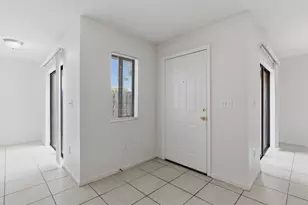 2221 White Pine Cir, Greenacres, FL 33415 - Photo 5