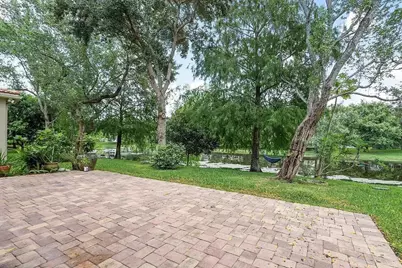 1042 Grove Park Circle, Boynton Beach, FL 33436 - Photo 21