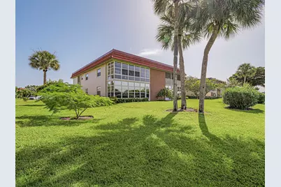 106 Spring Lake Court #201, Vero Beach, FL 32962 - Photo 1