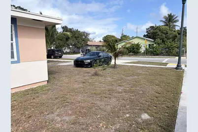 213 SE 9th Street, Delray Beach, FL 33483 - Photo 13